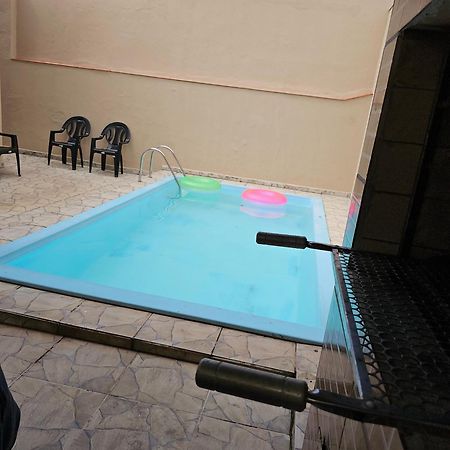Casa Maravilhosa E Ampla Pe Na Areia Com Piscina, Area Gourmet Com Churrasqueira Em Deck Coberto Frente A Piscina, 4 Quartos Confortaveis E Espacosos, Sendo 2 Suites, Cozinha Americana E Sala De Jantar, Ampla Garagem Para 6 Carros - Mercado Na Rua Da Praia Grande Dış mekan fotoğraf