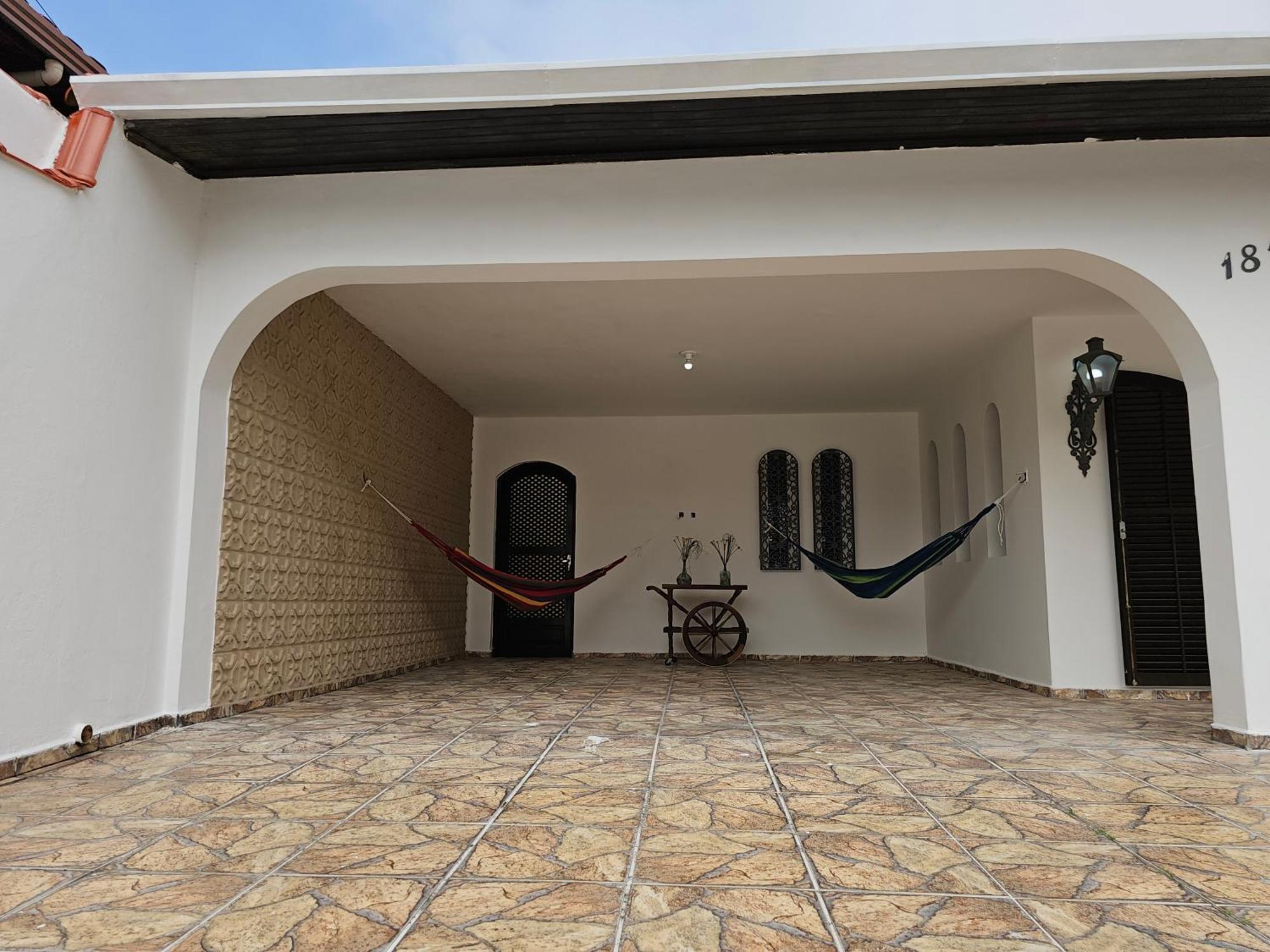 Casa Maravilhosa E Ampla Pe Na Areia Com Piscina, Area Gourmet Com Churrasqueira Em Deck Coberto Frente A Piscina, 4 Quartos Confortaveis E Espacosos, Sendo 2 Suites, Cozinha Americana E Sala De Jantar, Ampla Garagem Para 6 Carros - Mercado Na Rua Da Praia Grande Dış mekan fotoğraf