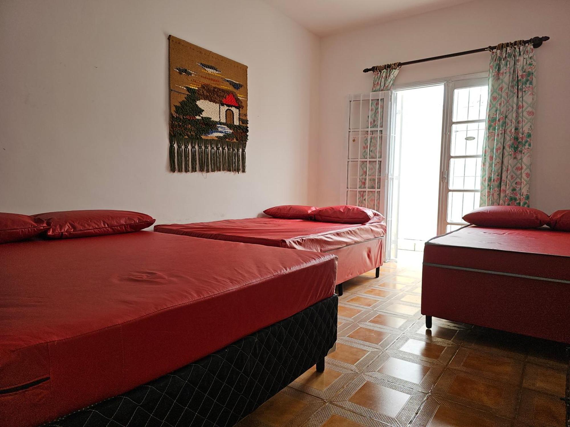 Casa Maravilhosa E Ampla Pe Na Areia Com Piscina, Area Gourmet Com Churrasqueira Em Deck Coberto Frente A Piscina, 4 Quartos Confortaveis E Espacosos, Sendo 2 Suites, Cozinha Americana E Sala De Jantar, Ampla Garagem Para 6 Carros - Mercado Na Rua Da Praia Grande Dış mekan fotoğraf