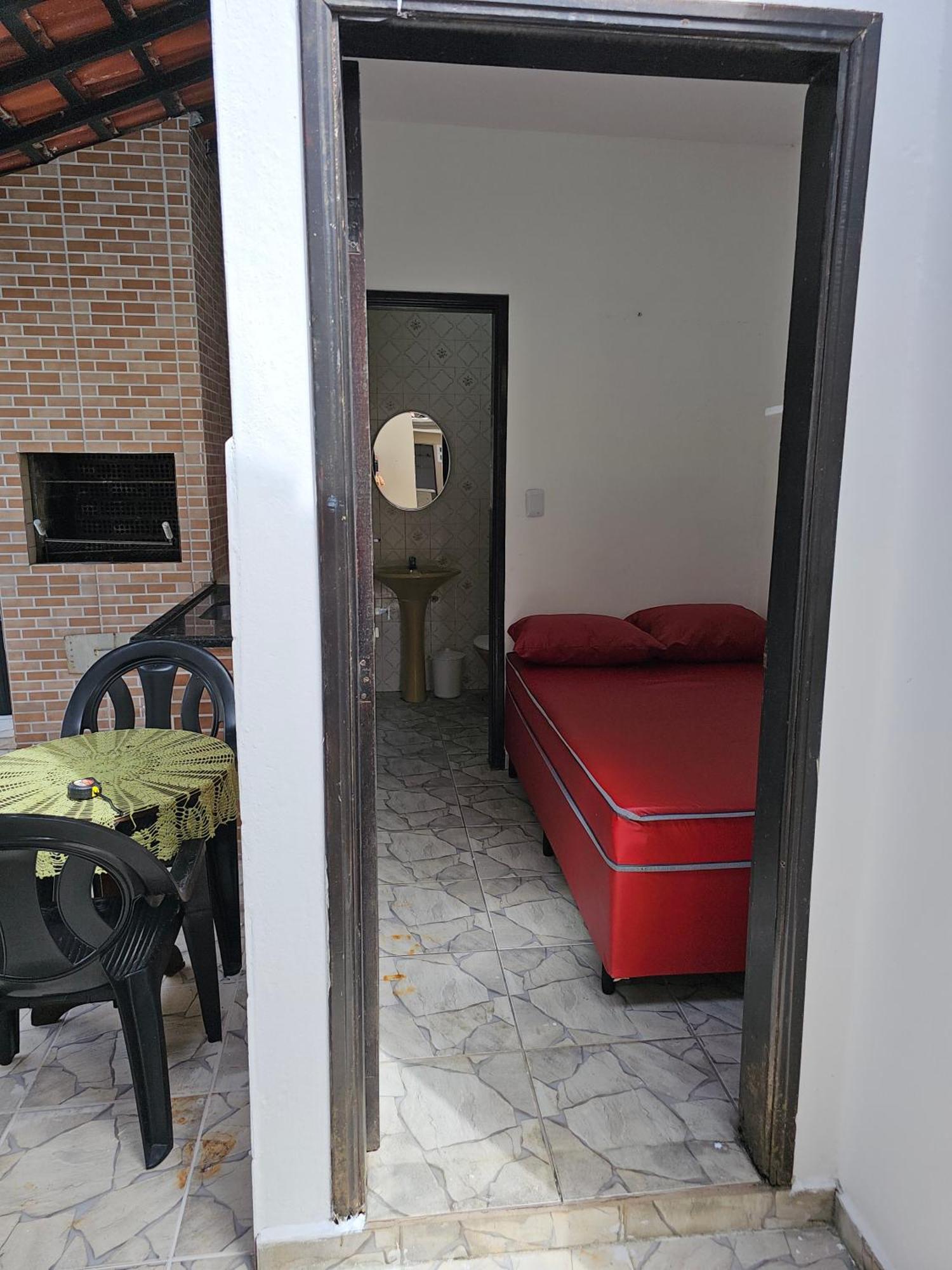 Casa Maravilhosa E Ampla Pe Na Areia Com Piscina, Area Gourmet Com Churrasqueira Em Deck Coberto Frente A Piscina, 4 Quartos Confortaveis E Espacosos, Sendo 2 Suites, Cozinha Americana E Sala De Jantar, Ampla Garagem Para 6 Carros - Mercado Na Rua Da Praia Grande Dış mekan fotoğraf